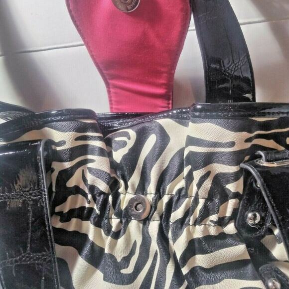 zebra pattern small vinyl purse, EUC - Picture 3 of 9